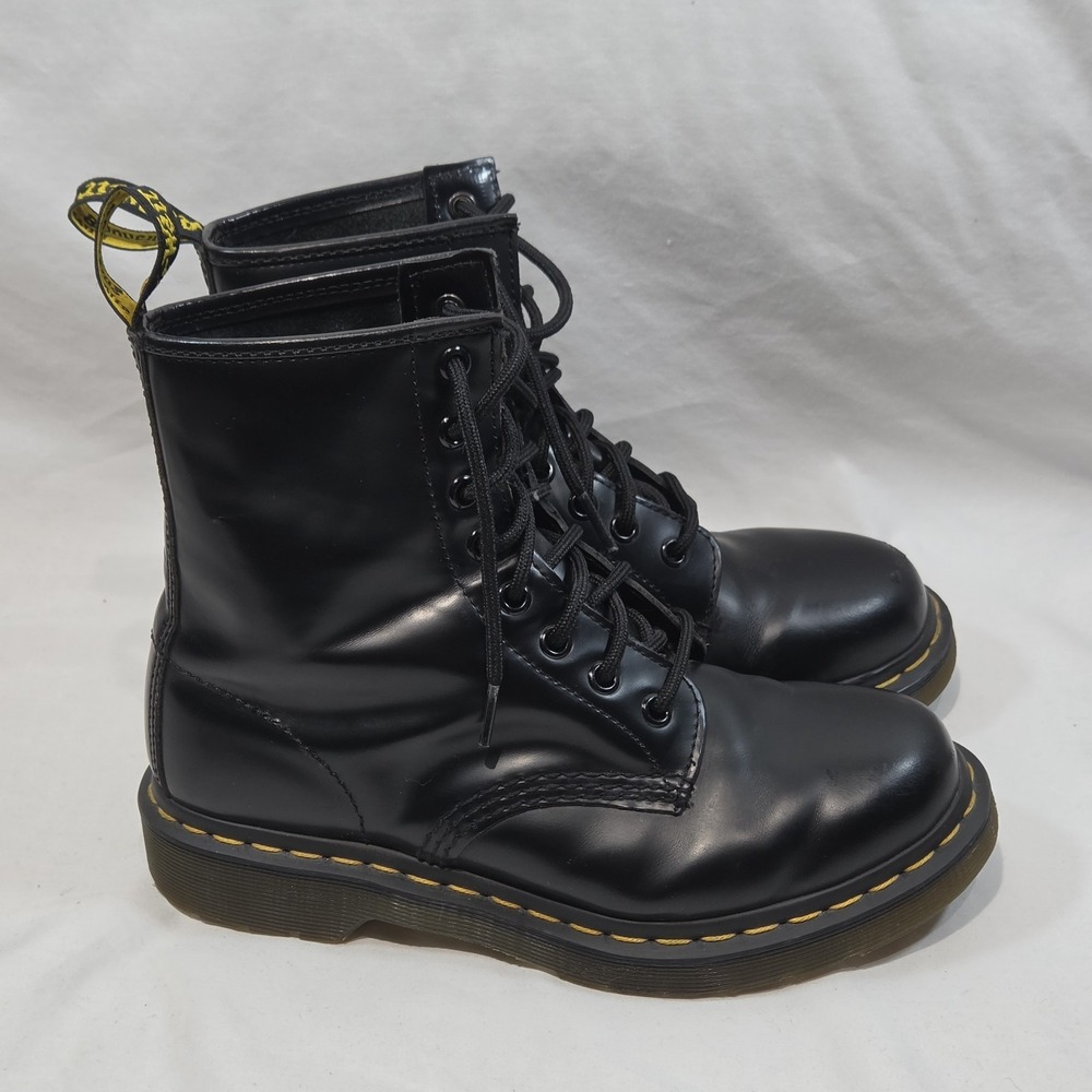 Dr. Martens 1460 Women's Smooth Black Leather Size 7 Lace Up 8 Hole Combat Boots